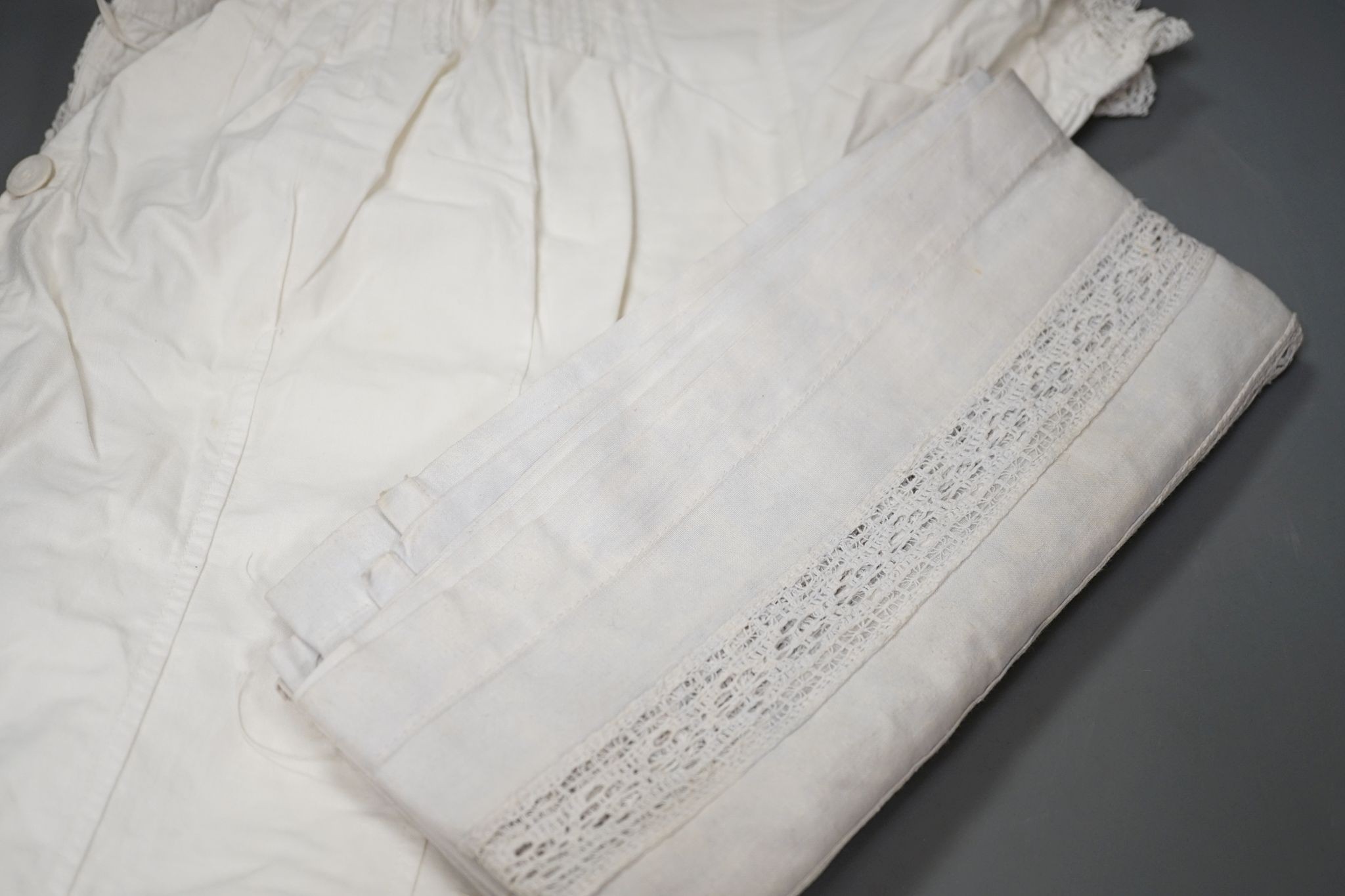 A quantity of linen